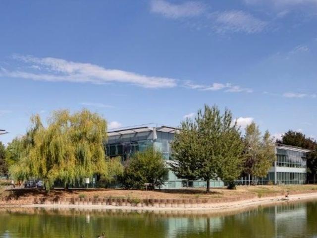 Local Commercial vente à France métropolitaine, Roissy-en-france