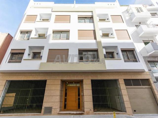 Local commercial vente à Anfa, Gharb-Chrarda-Beni Hssen