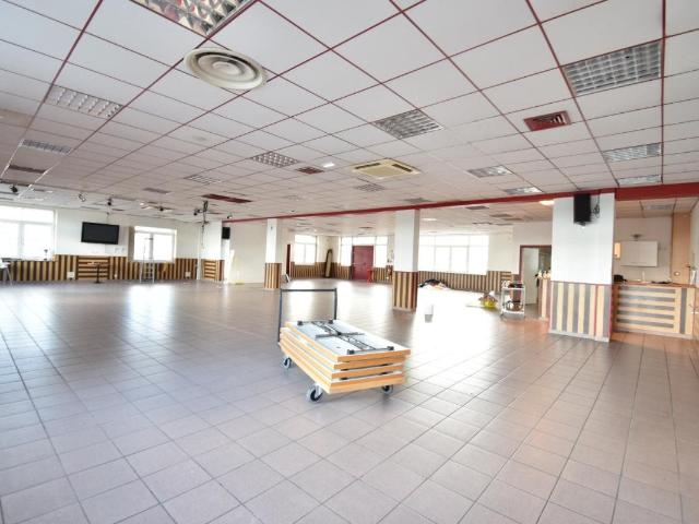 Local Commercial vente à Strasbourg, Hoenheim