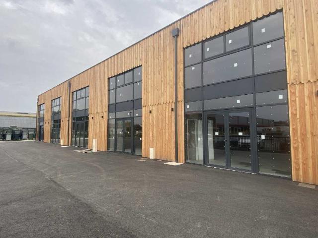 Local Commercial vente à Saint-jean-d'illac, Gironde