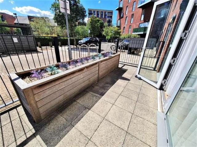 Apartment for rent in Edgware, London Borough of Barnet