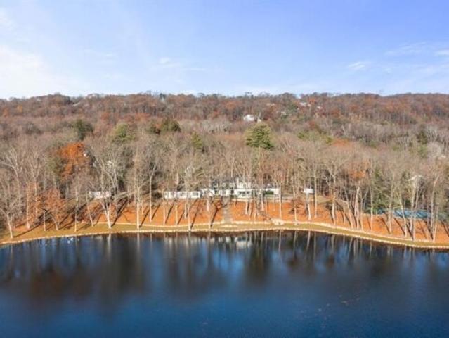 House for sale in Franklin Lakes, New Jersey