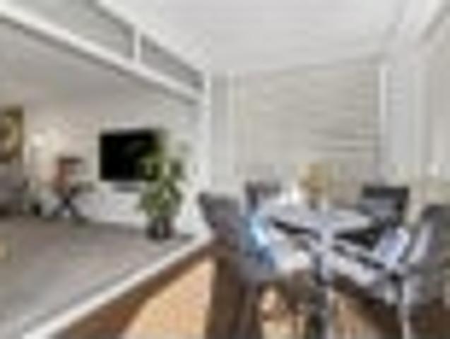 Apartment for sale in Whangaparaoa
