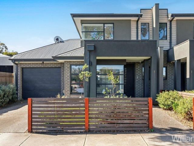 Townhouse for sale in Newport, Melbourne