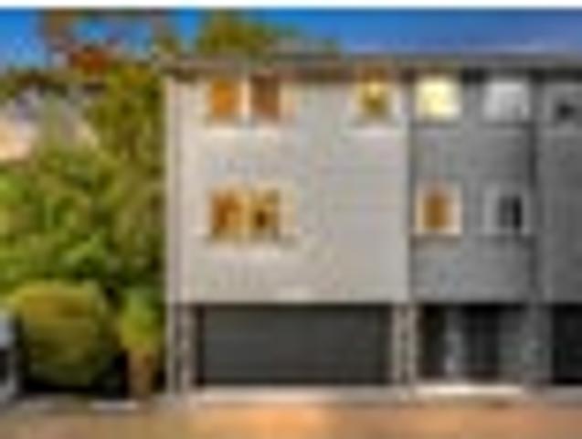 Townhouse for sale in Wairau Valley, Oroua County