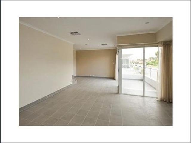 Townhouse for rent in Cockburn, Western Australia