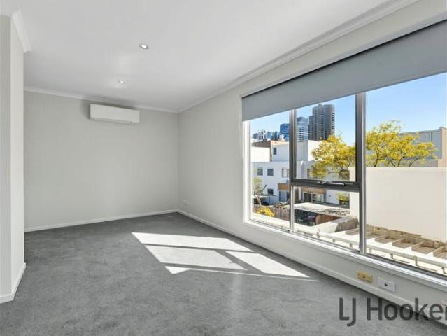 Townhouse for rent in Box Hill, Melbourne