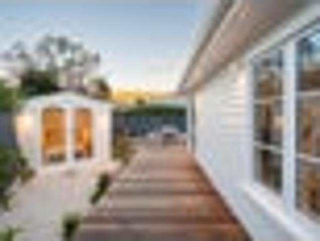 House for sale in Chaslands, Canterbury