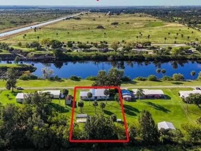 House for sale in Moore Haven, Florida