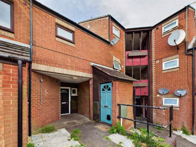 House for rent in Newtown, Reading
