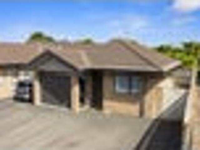 House for sale in Hamilton East