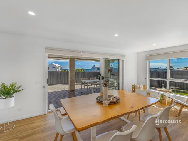 Villa for sale in Sulphur Creek, Tasmania