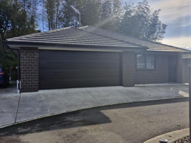 House for rent in Waitara
