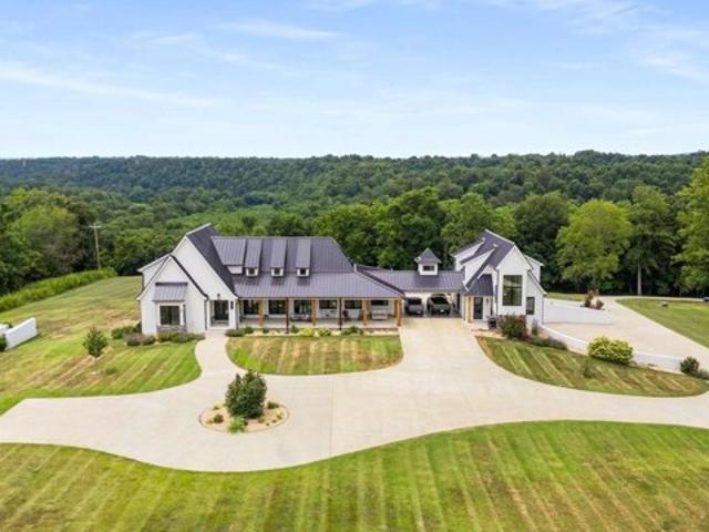 House for sale in Ashland City, Tennessee