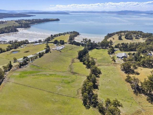 Cottage for sale in Premaydena, Tasmania