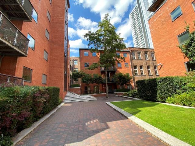 Apartment for rent in First Street, Manchester