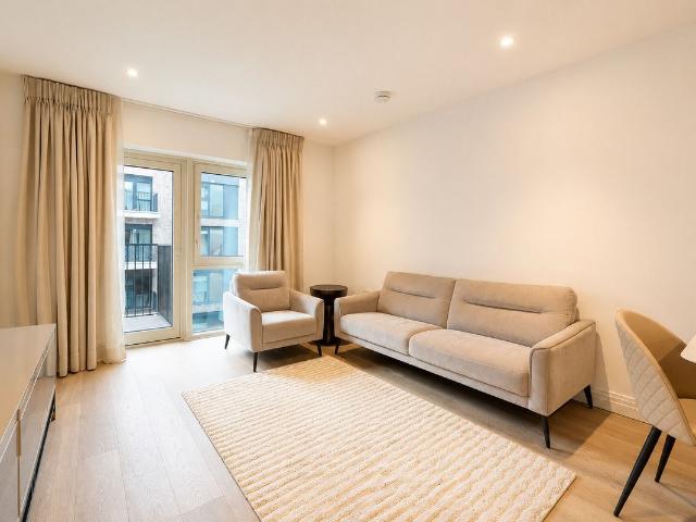 Apartment for rent in Sands End, Greater London