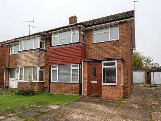 House for sale in Dunstable, Central Bedfordshire