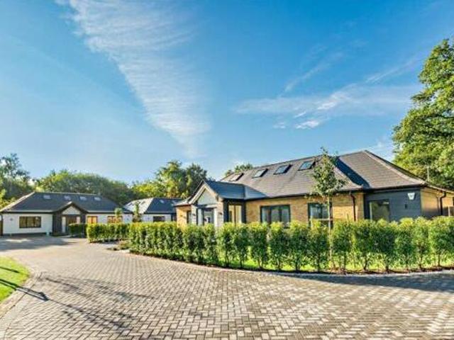 House for sale in Ascot