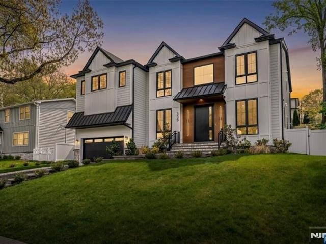 House for sale in Paramus, New Jersey