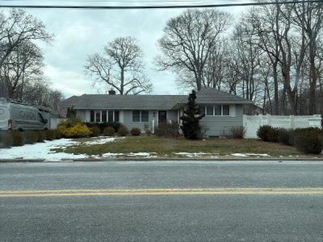 House for sale in Bohemia, New York