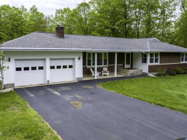 House for sale in Greenfield Center