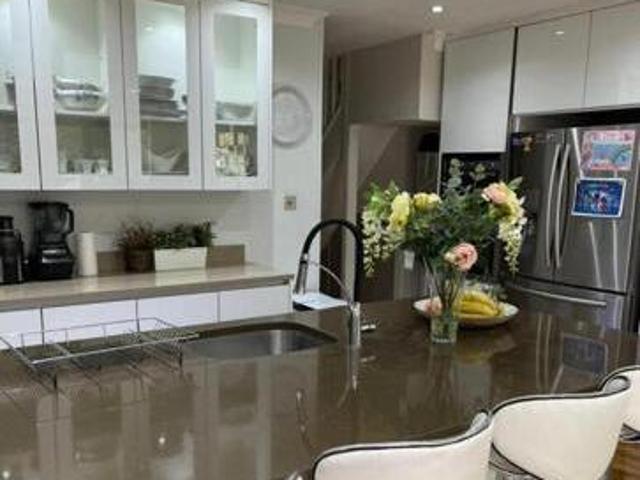 House for rent in Surrey