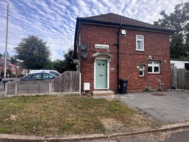 Apartment for rent in London Borough of Barking and Dagenham, Greater London