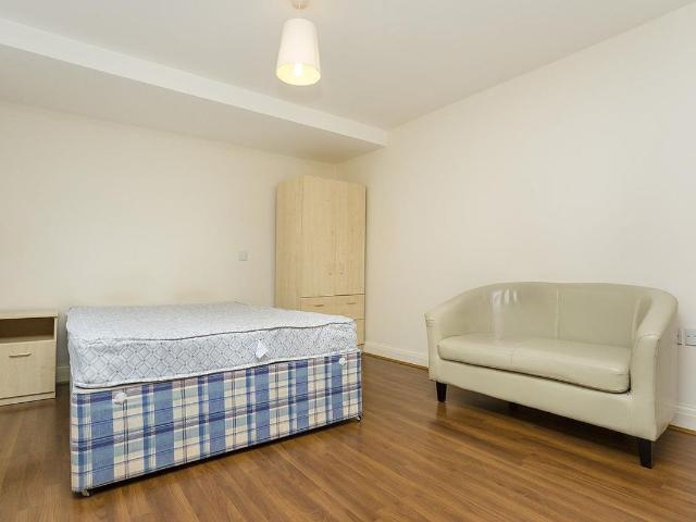 Studio for rent in Hendon, Greater London