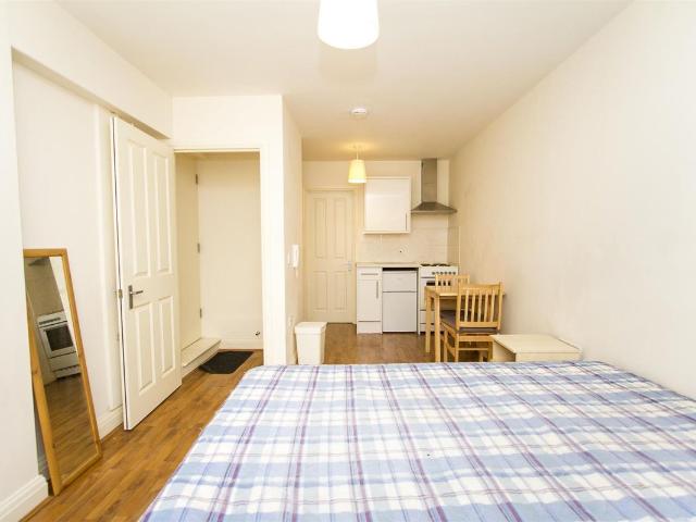 Studio for rent in Hendon, Greater London