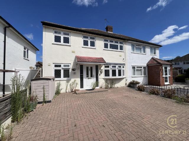 House for rent in Lower Halliford, Surrey