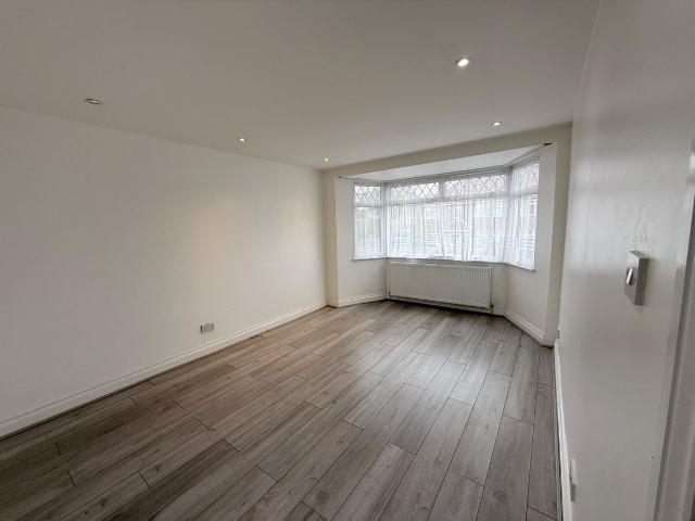 House for rent in Kingsbury, Greater London