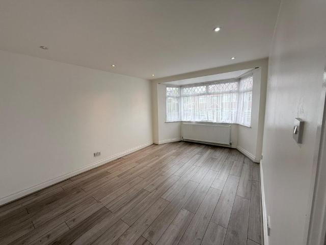 House for rent in Kingsbury, Greater London