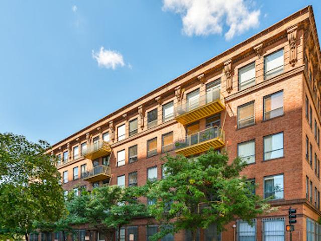 Apartment for sale in Chicago, Illinois