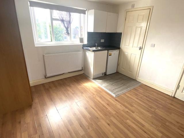 Studio for rent in Loxford, Greater London