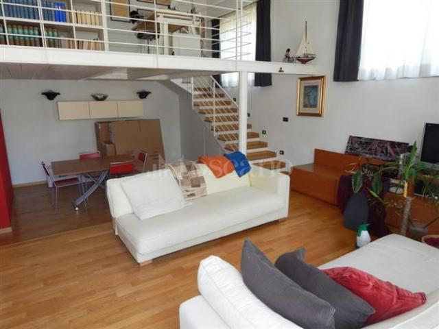 Loft in vendita a Lipomo, Lombardia