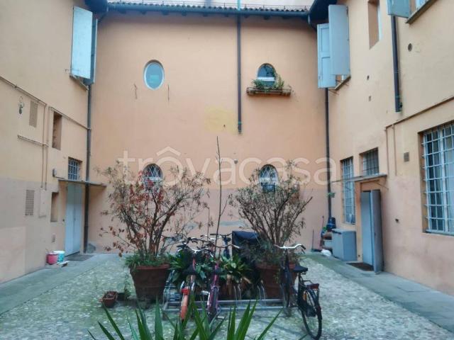 Loft in affitto a Santo Stefano, Bologna