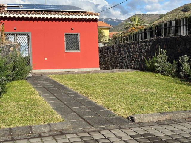 Villa Indipendente in affitto a Sambuco, Viagrande