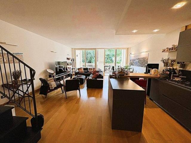 Loft in vendita a Albaro, Genova