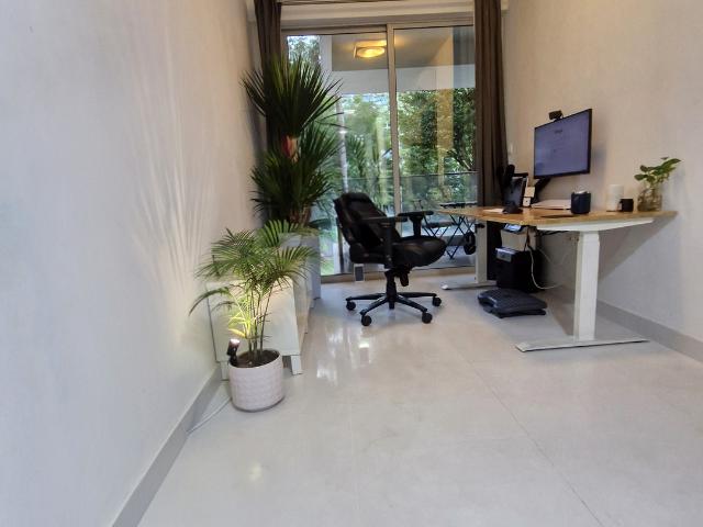 Apartment for sale in Tanglin Road