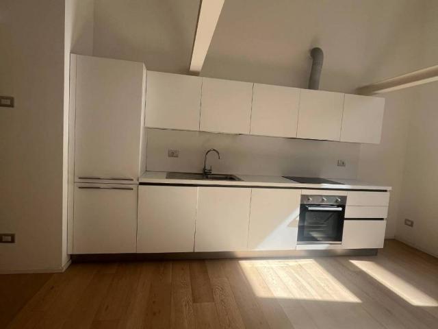 Loft in affitto a Municipio 6, Milano