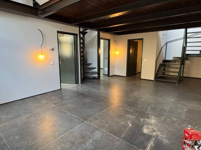 Loft in affitto a Municipio 6, Milano