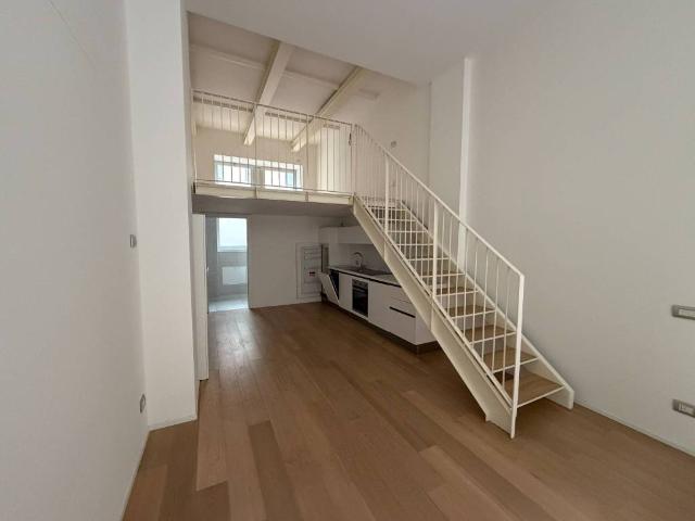 Loft in affitto a Municipio 6, Milano