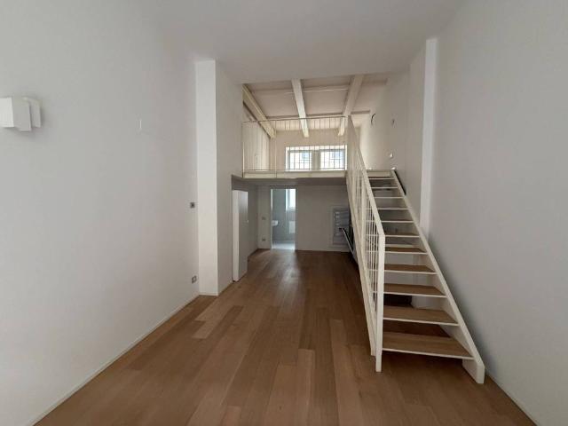 Loft in affitto a Municipio 6, Milano