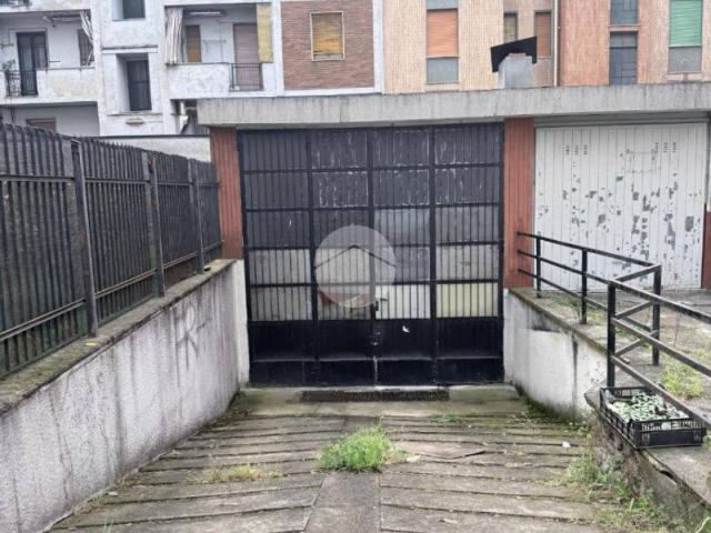 Rustico in vendita a Baranzate, Lombardia