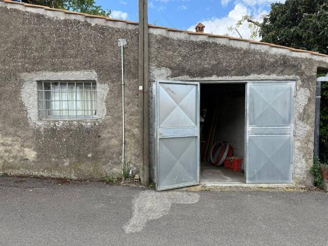 Loft in vendita a Capodimonte, Lazio