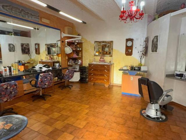 Loft in vendita a Capodimonte, Lazio