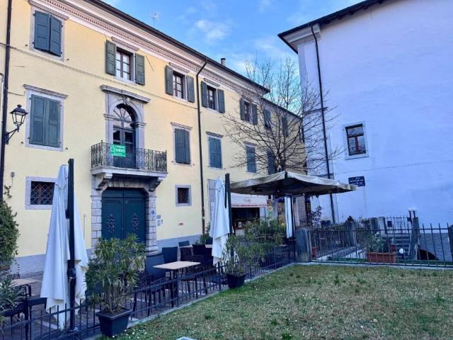 Locale Commerciale in vendita a Borgo di Ponte, Cividale Del Friuli