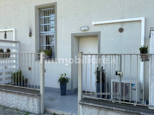 Villa Indipendente in affitto a Giarona, Piacenza