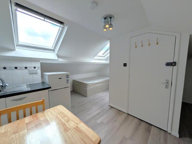 Studio for rent in Harlesden, Greater London